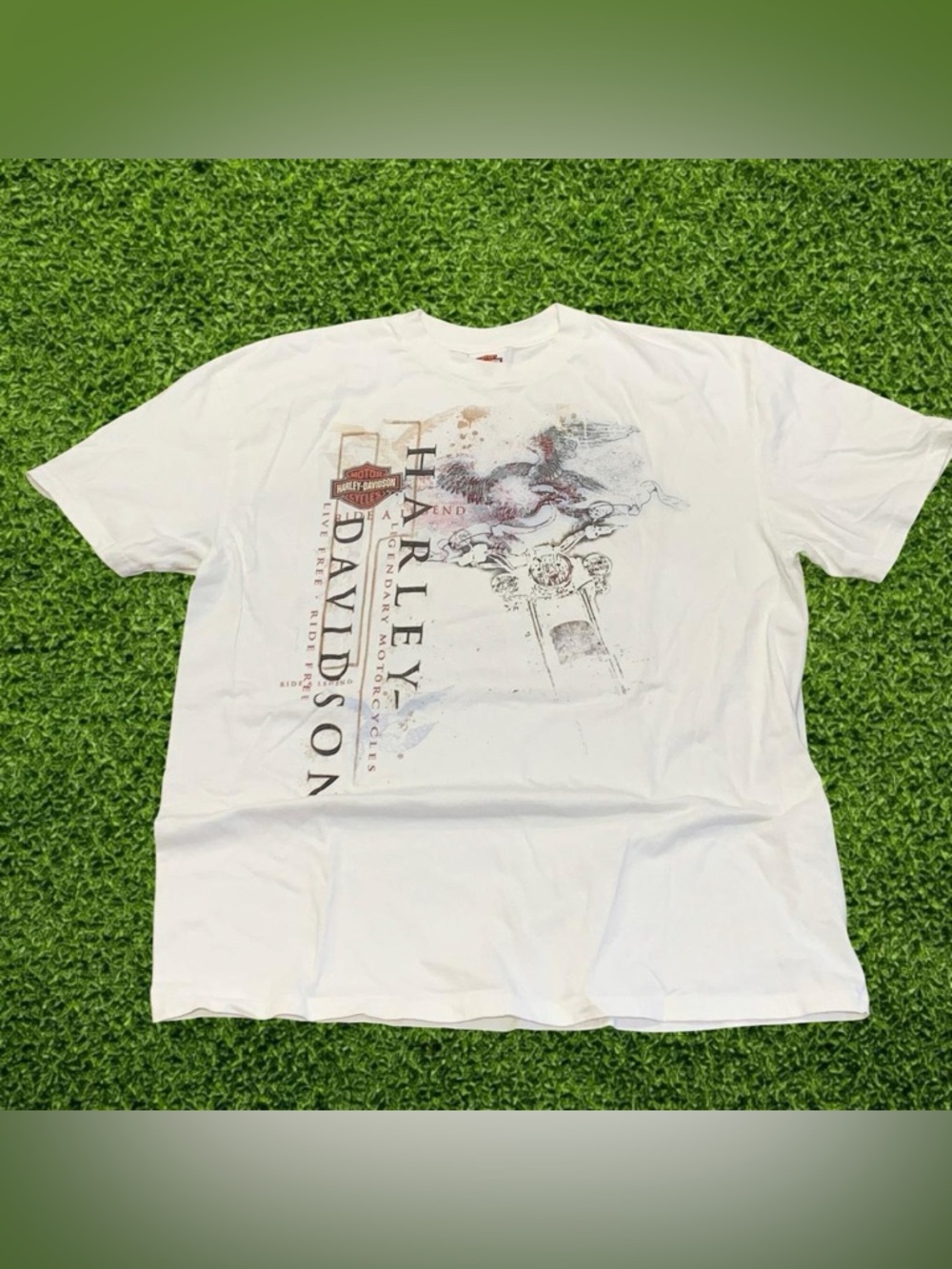Harley Davidson white t-shirt “legendary motorcycles” Size: XXL